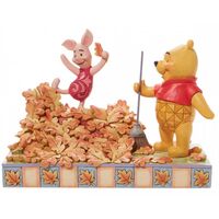Winnie The Pooh e Pimpi Raccolgono Le Foglie d'Autunno