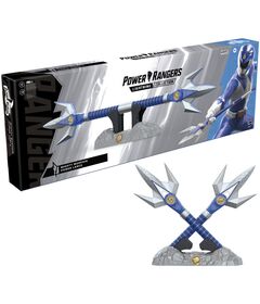HASBRO A premium collectible Power Rangers item for role play or cosplay, with lights, sounds and an extendable grip. With sound effects inspired by the Power Rangers series. Batteries not included.