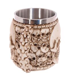 Multi Skull with Skull Emblem tankard 5055071710582