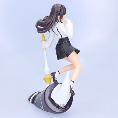 I May Be a Guild Receptionist but Ill Solo Any Boss To Clock Out on Time Alina figure 18cm 4983164286618