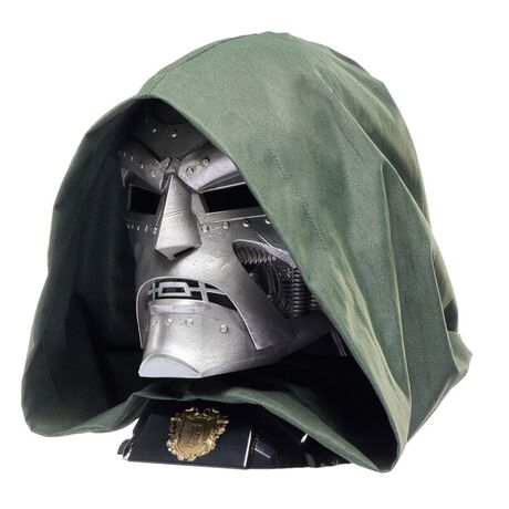 HASBRO Marvel Legends Doctor Doom premium roleplay helmet