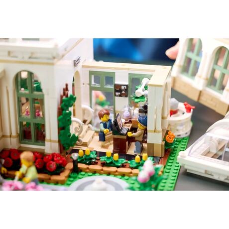LEGO IDEAS 21353 Botanical Garden