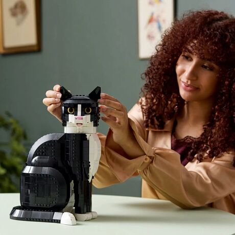 LEGO IDEAS 21349 Tuxedo Cat