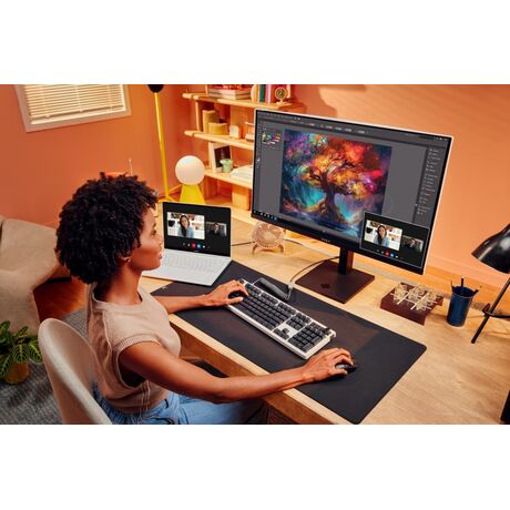 HP OMEN Transcend 31.5 inch UHD 240Hz OLED Gaming Monitor - Transcend 32