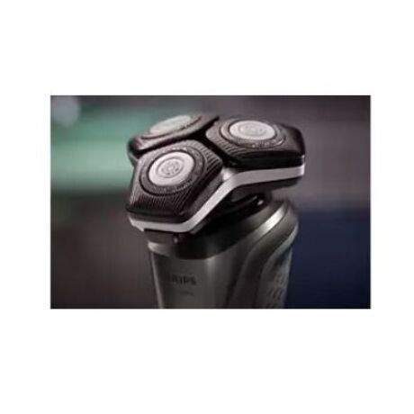 Philips S5886/30 Series 5000 electric shaver for wet and dry shaving