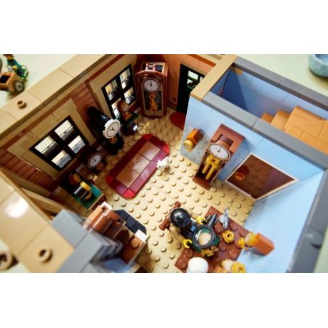 LEGO ICONS 10350 Tudor Corner