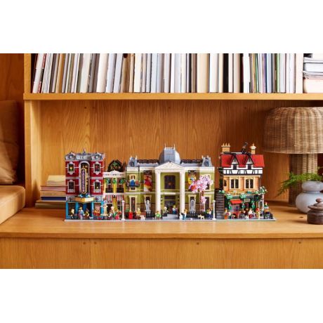 LEGO ICONS 10350 Tudor Corner