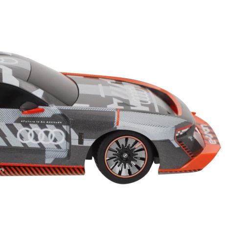 MAISTO Audi e-Tron Quattro radio control car