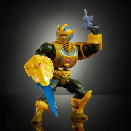 MATTEL Masters of the Universe x Transformers Bumblebee Armor Man-At-Arms figure 14cm