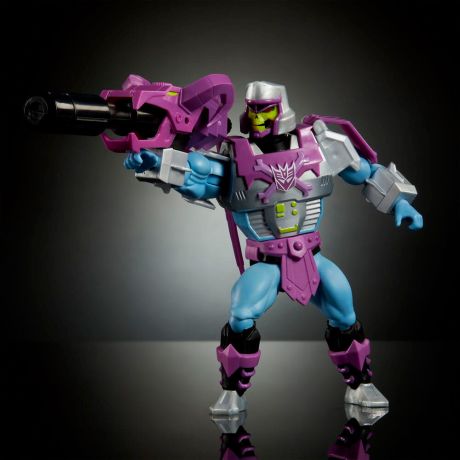 MATTEL Masters of the Universe x Transformers Megatron Armor Skeletor figure 14cm