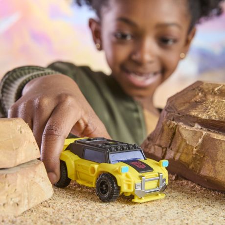 HASBRO Transformers Cyberworld Bumblebee figure 10cm